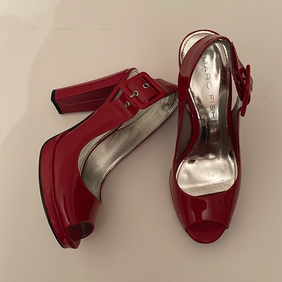 Red patent sling back heels - Picture 3 of 7